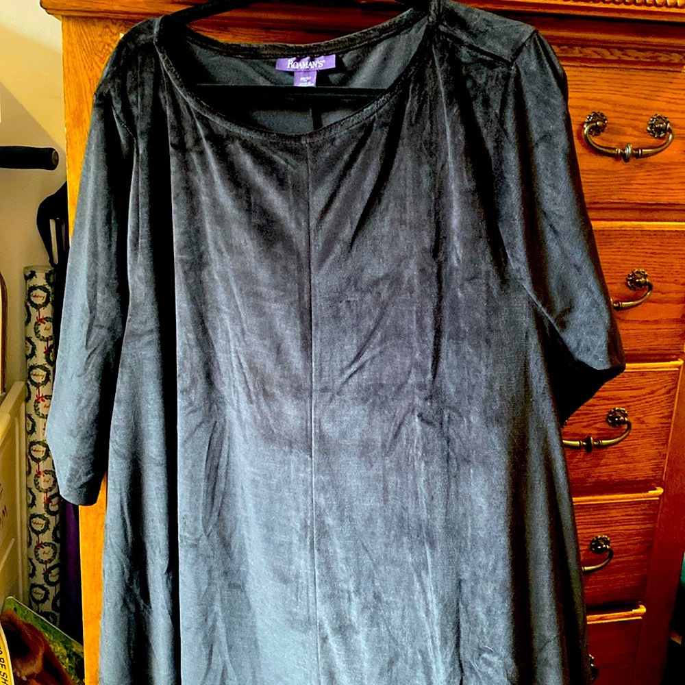 Black dress from Roamans. A line made of Poylester Spandex Size 3X.